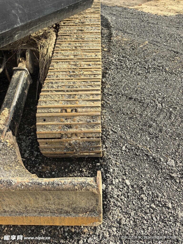 履带式机械底部特写