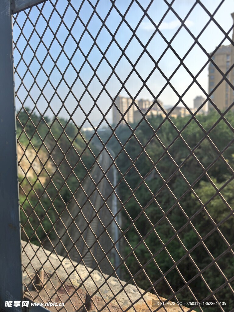 户外金属网格围栏景观