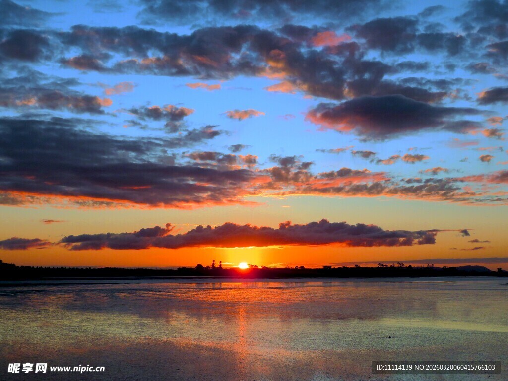 海滨绝美日落景色