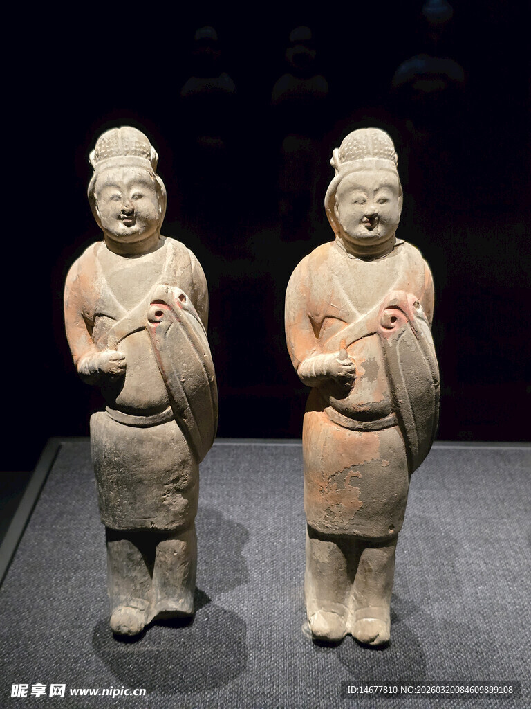 徐显秀墓持盾俑