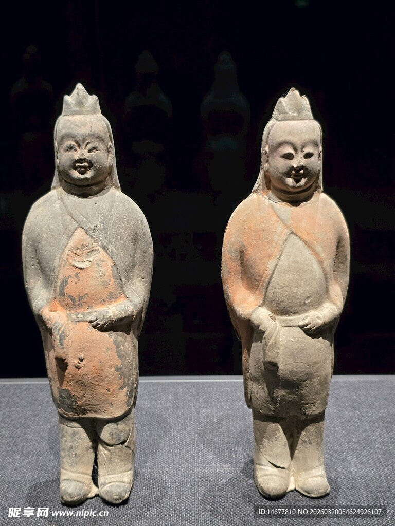 徐显秀墓三棱风帽俑