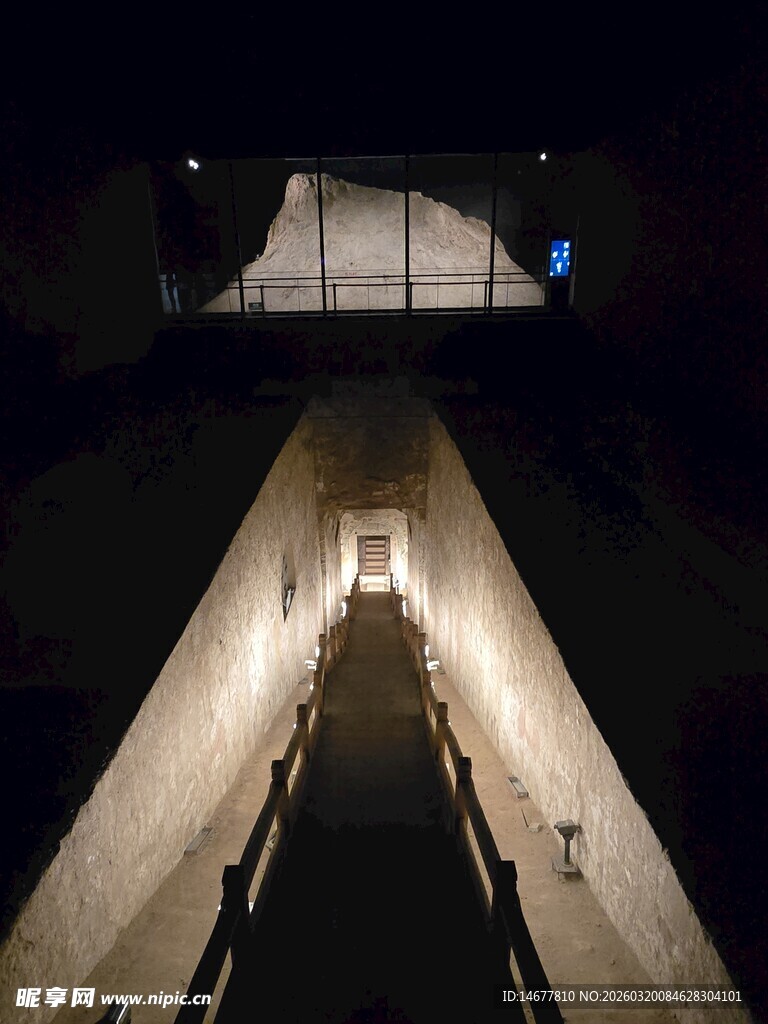 徐显秀墓封土及墓道