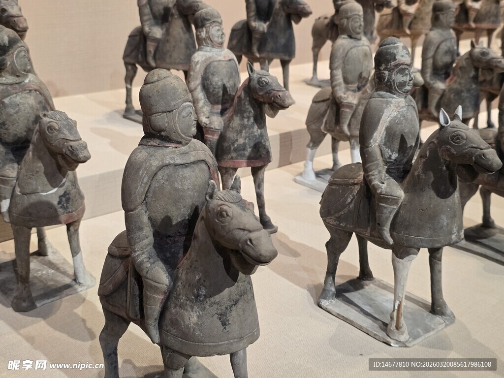 娄睿墓陶俑阵