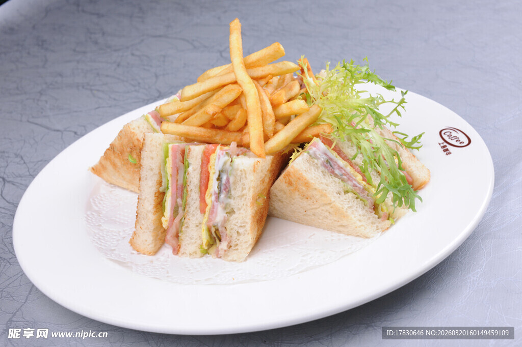 美味三明治配香脆薯条