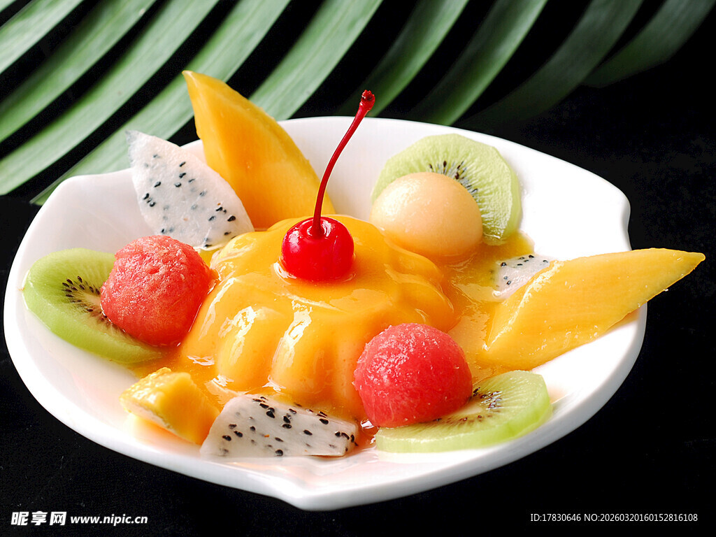 缤纷水果拼盘美味又养眼