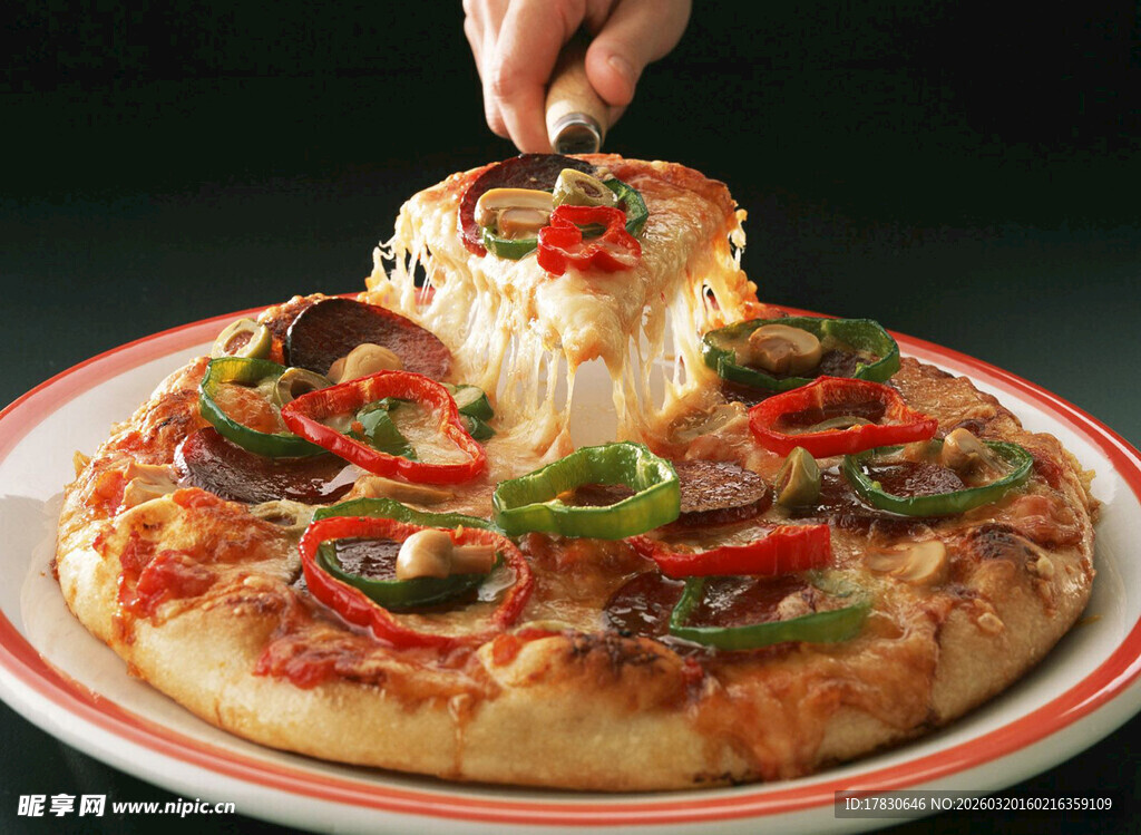 拉丝美味披萨诱人瞬间