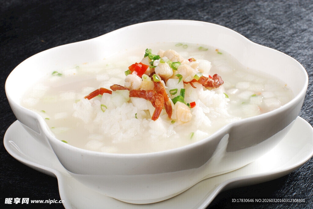 美味营养的培根蔬菜粥