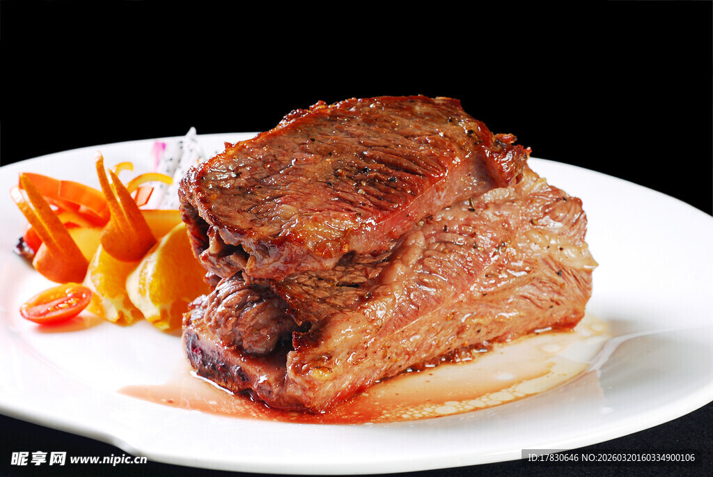 美味牛排配多彩蔬菜