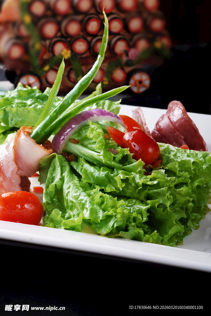 新鲜蔬菜肉类拼盘