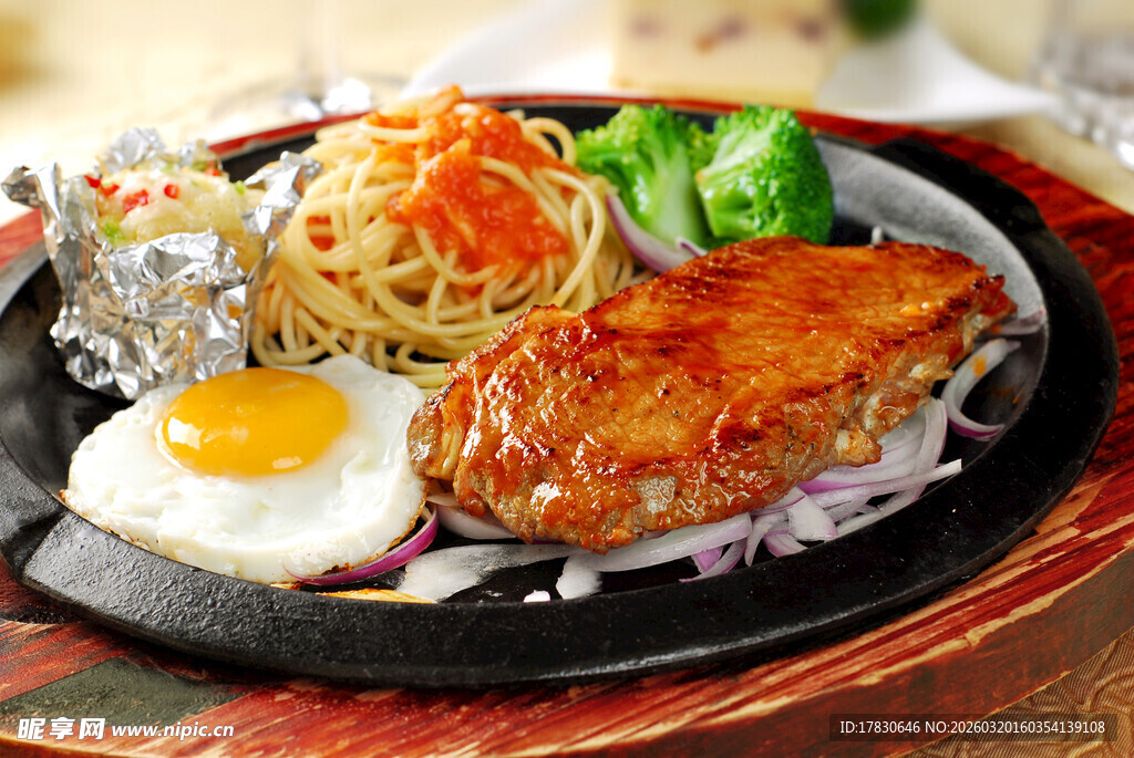 美味牛排套餐营养丰富