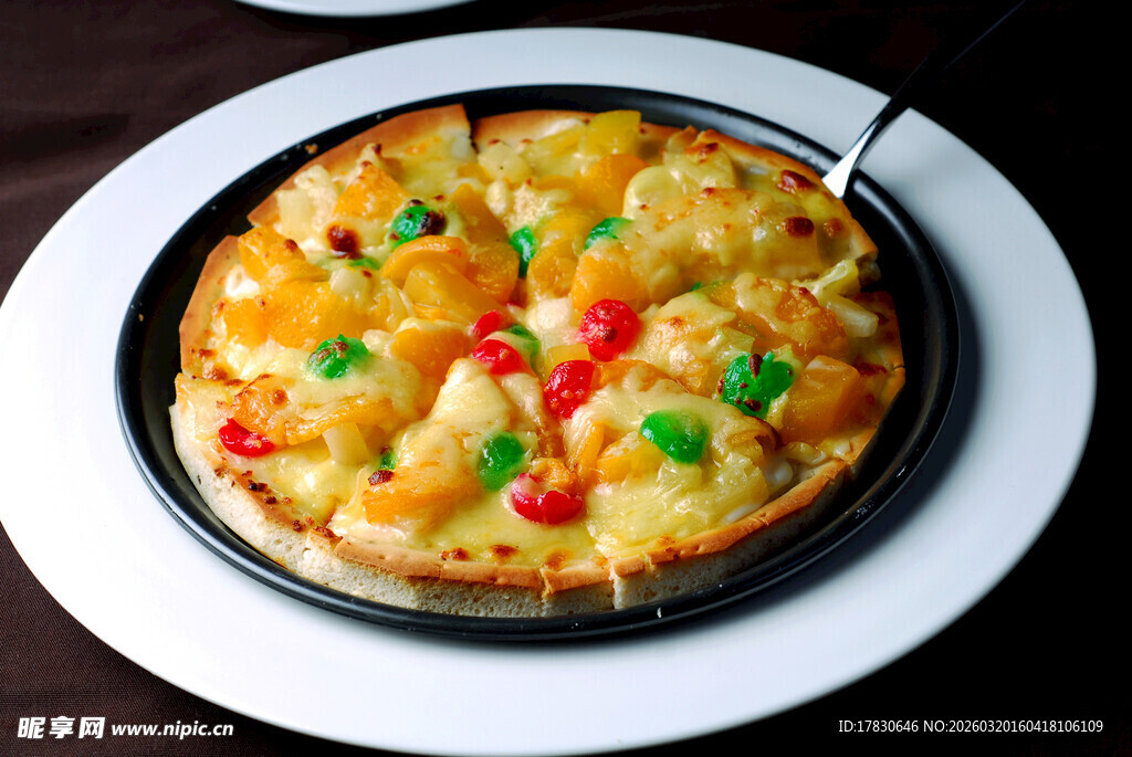 美味芝士蔬菜披萨