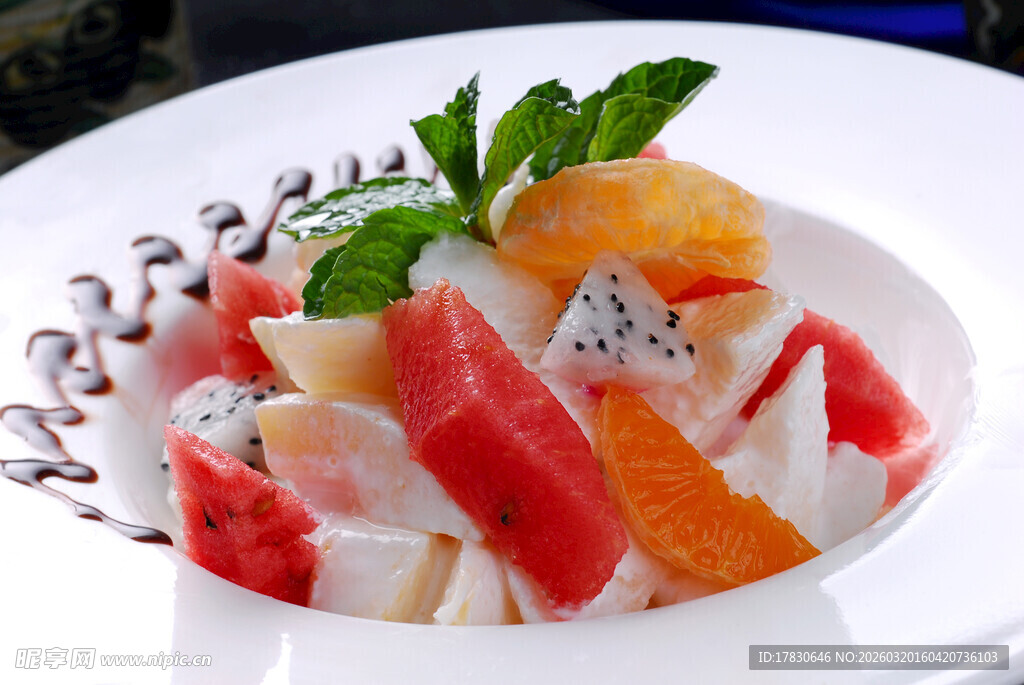 缤纷水果沙拉清新美味