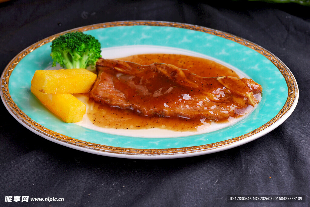 香煎猪排配蔬菜