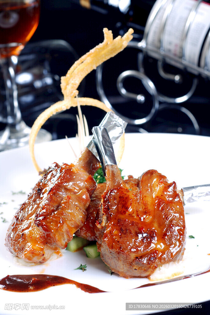 美味煎牛排摆盘精致