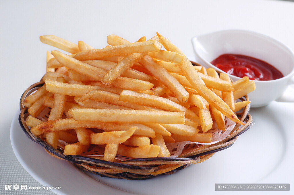 美味炸薯条配番茄酱