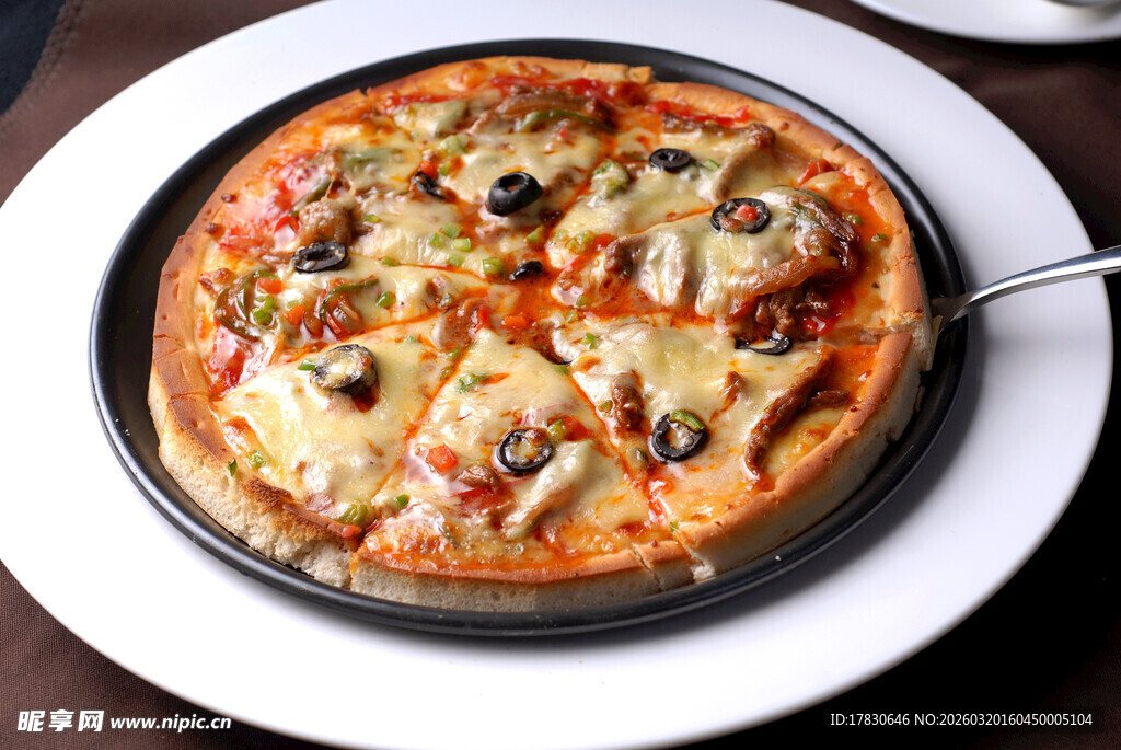 美味可口的多料披萨