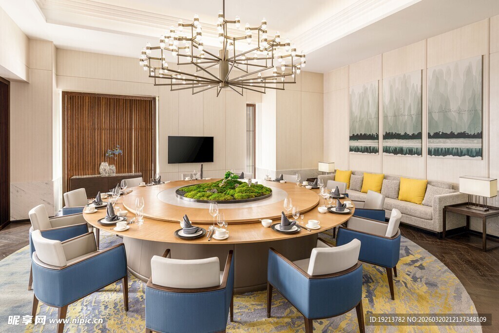 豪华餐厅圆桌吊灯用餐场景