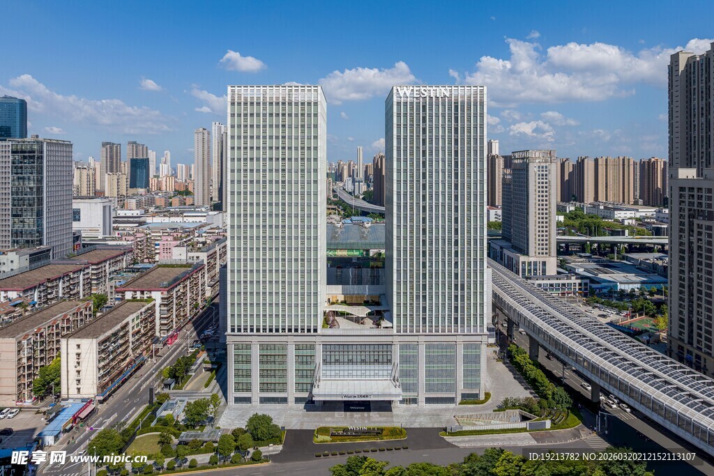 城市摩天双子楼俯瞰景观