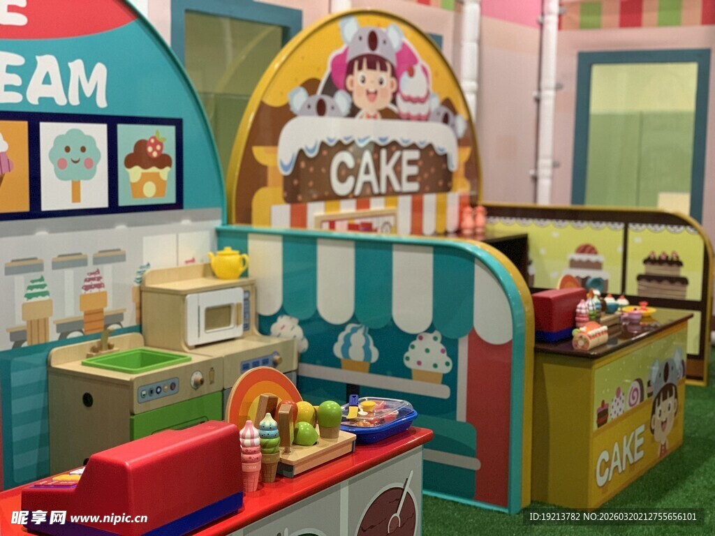 儿童室内游乐蛋糕主题场景