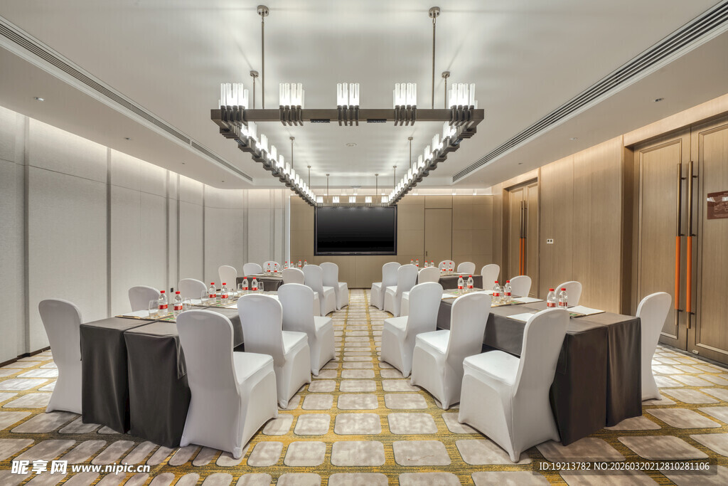 豪华宴会厅布置优雅