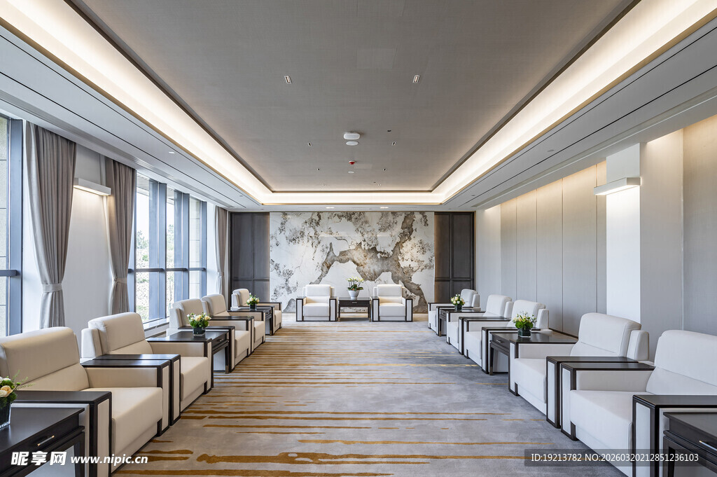 现代风格宽敞会议室空间