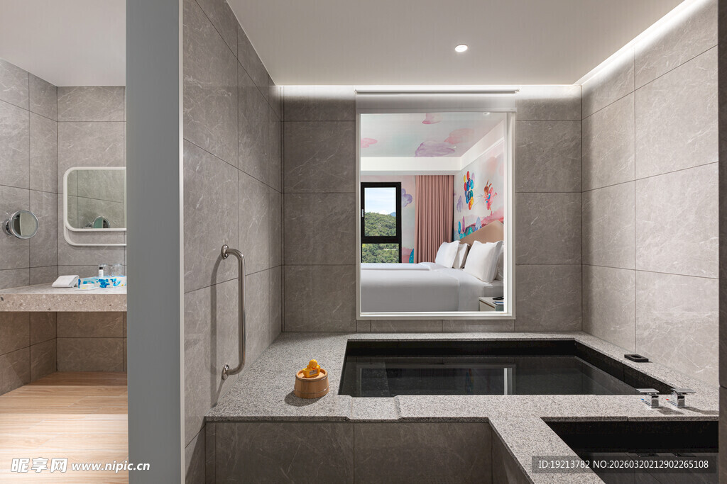 现代简约风格豪华浴室空间