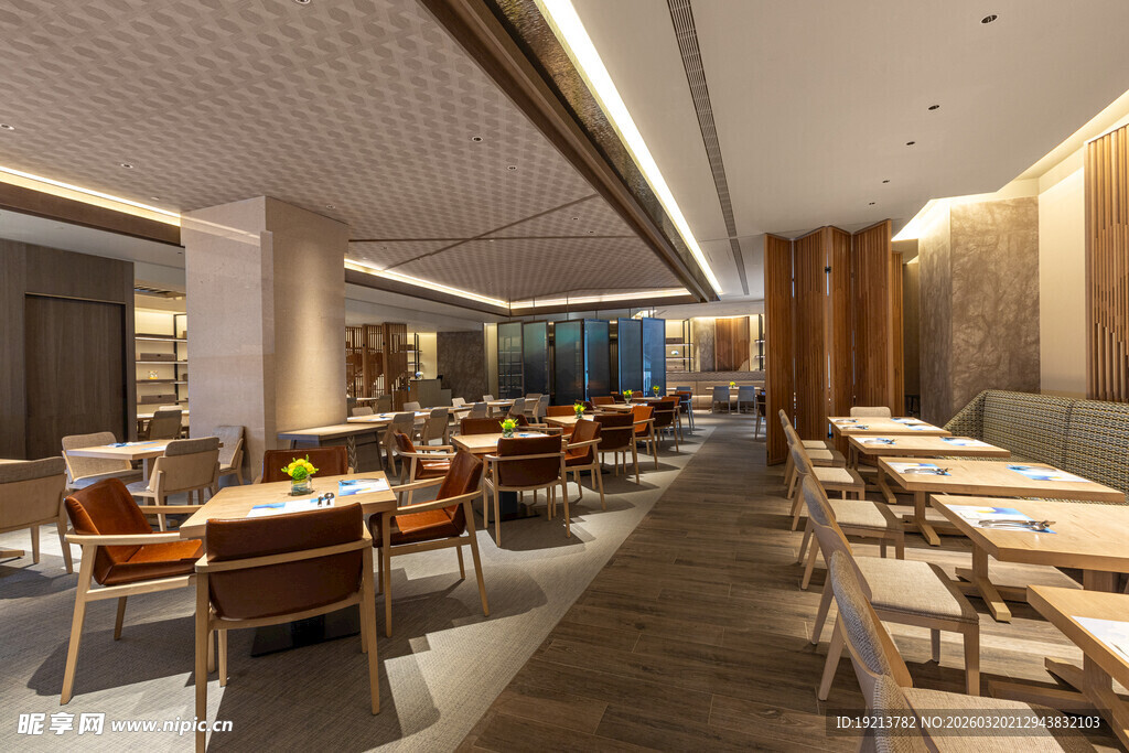 现代风格餐厅室内全景