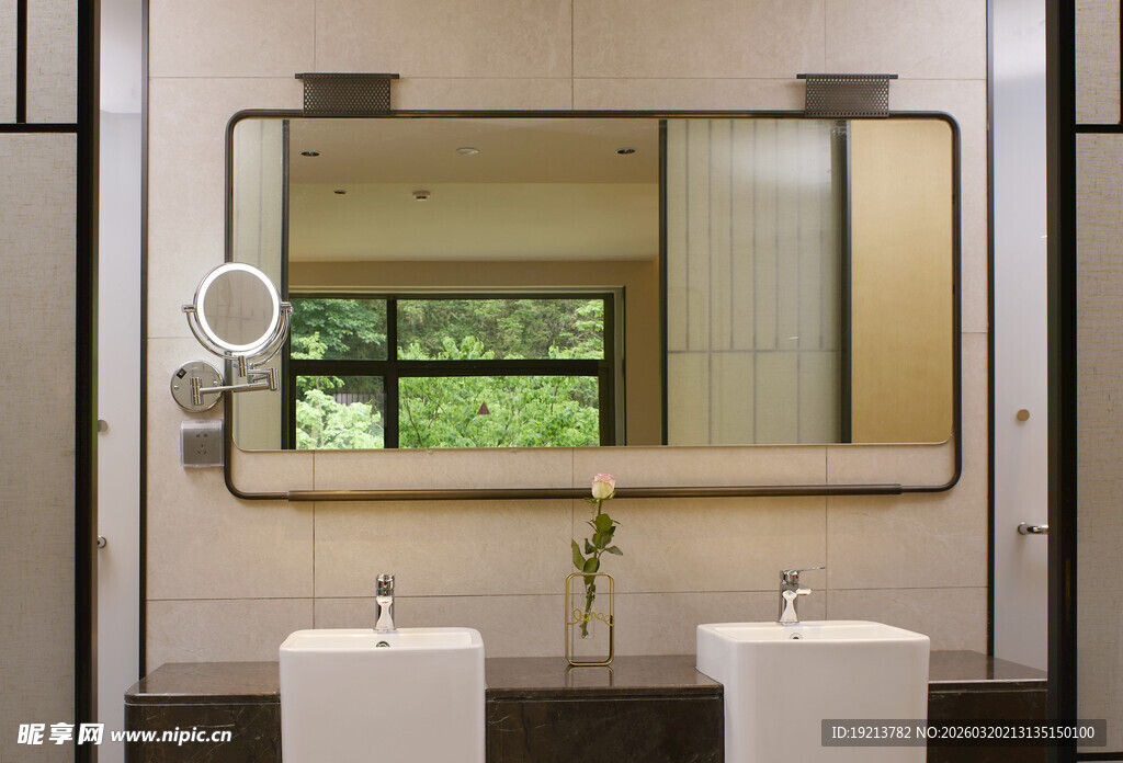 现代简约风格双洗手台浴室