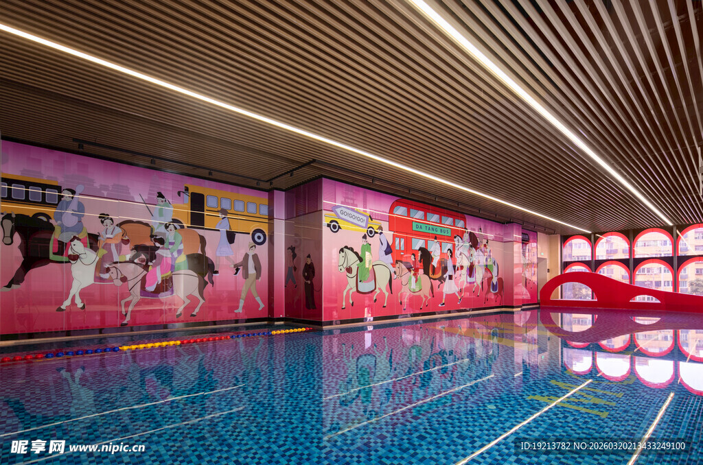 室内多彩泳池场景