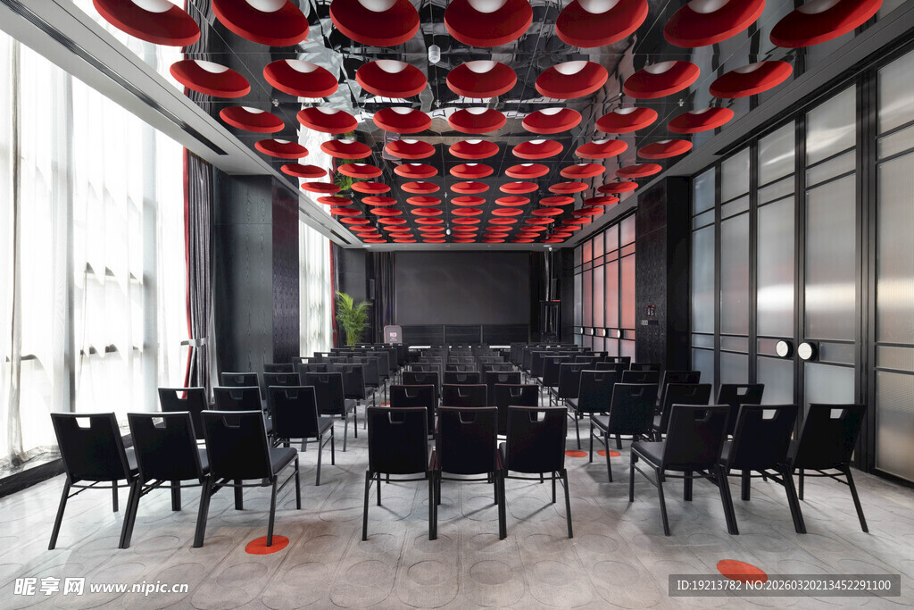 现代风格会议室红饰吊顶