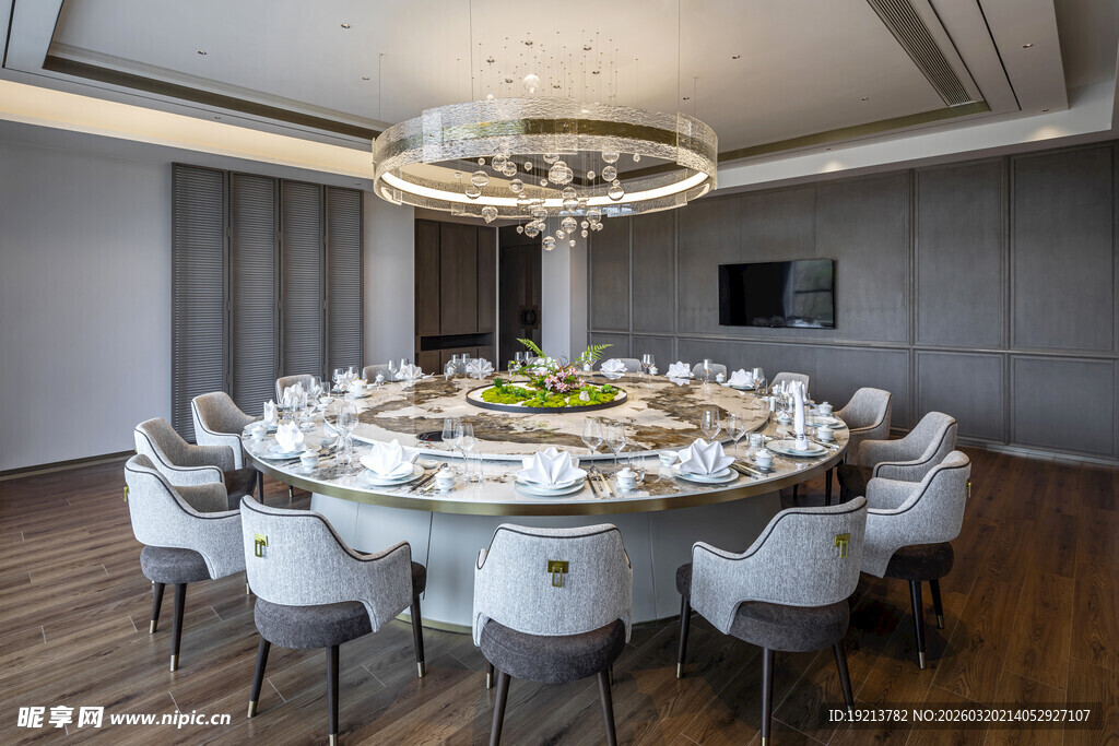 豪华圆桌宴会餐厅布置