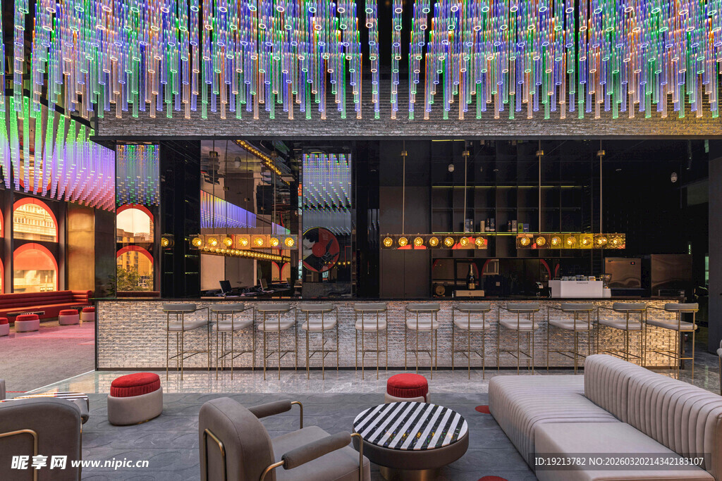 时尚绚丽的酒吧休闲空间