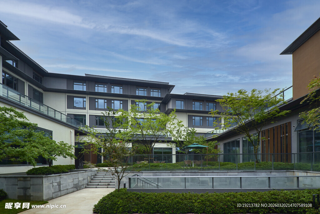 现代风格庭院式建筑景观