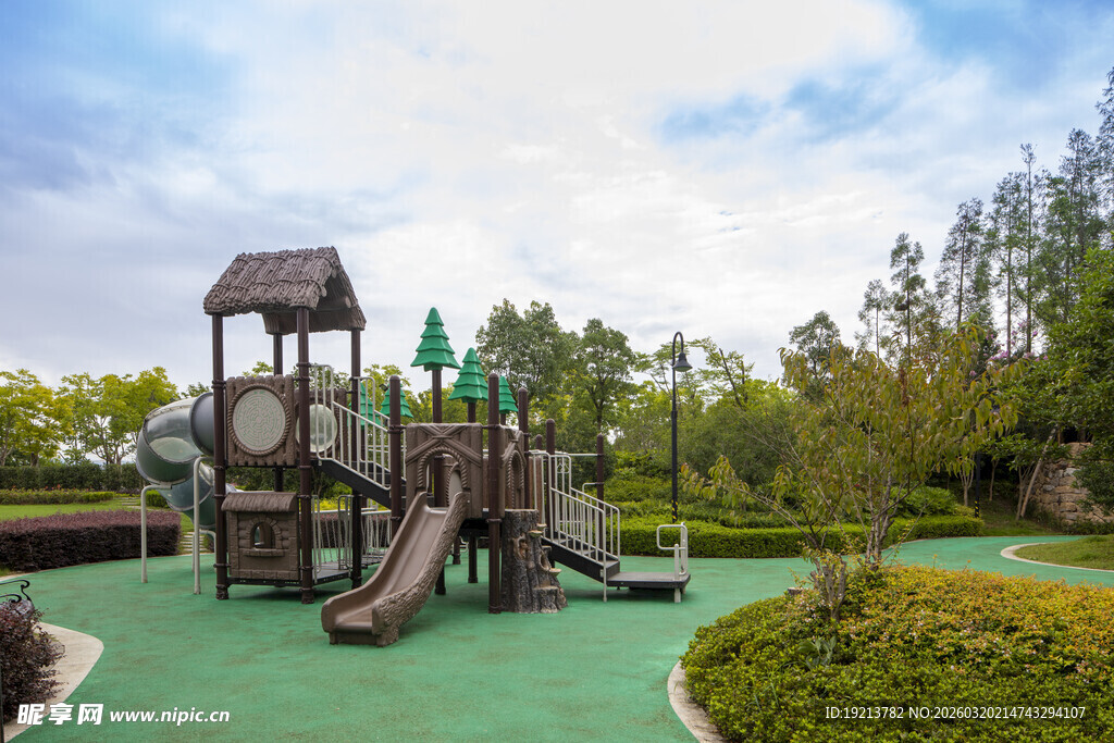 户外儿童游乐场设施景观