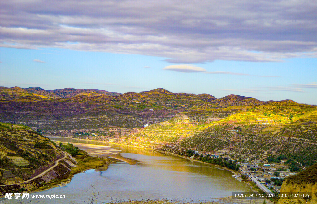 群山摄影黄河岸边的群山