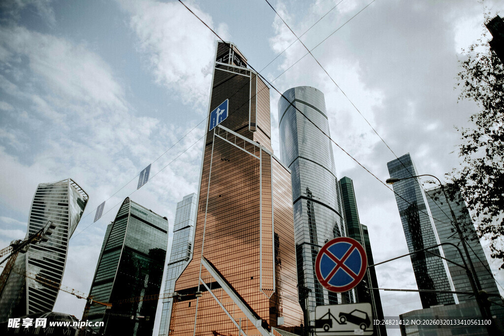 都市高楼林立的建筑景观