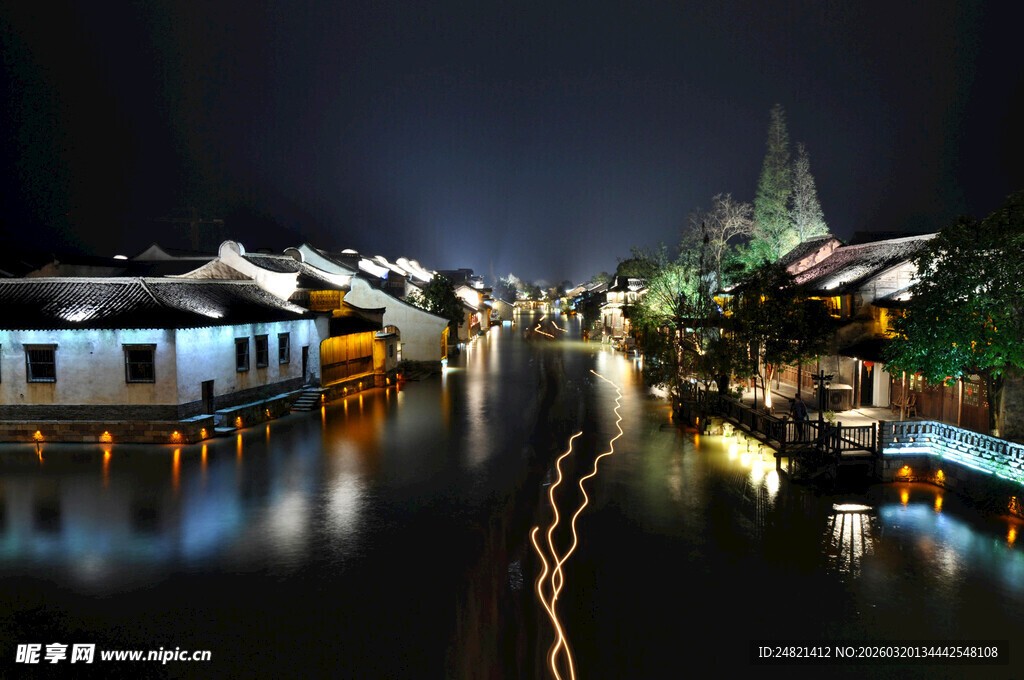 水乡夜景