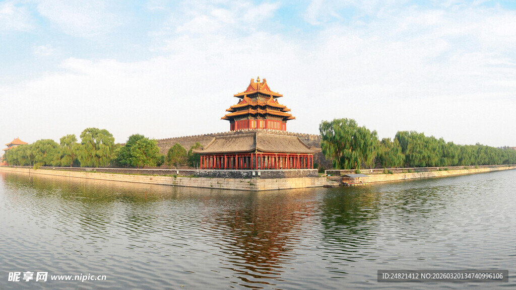 故宫角楼临水美景