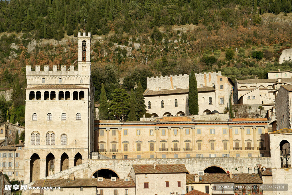 意大利古老建筑群景观