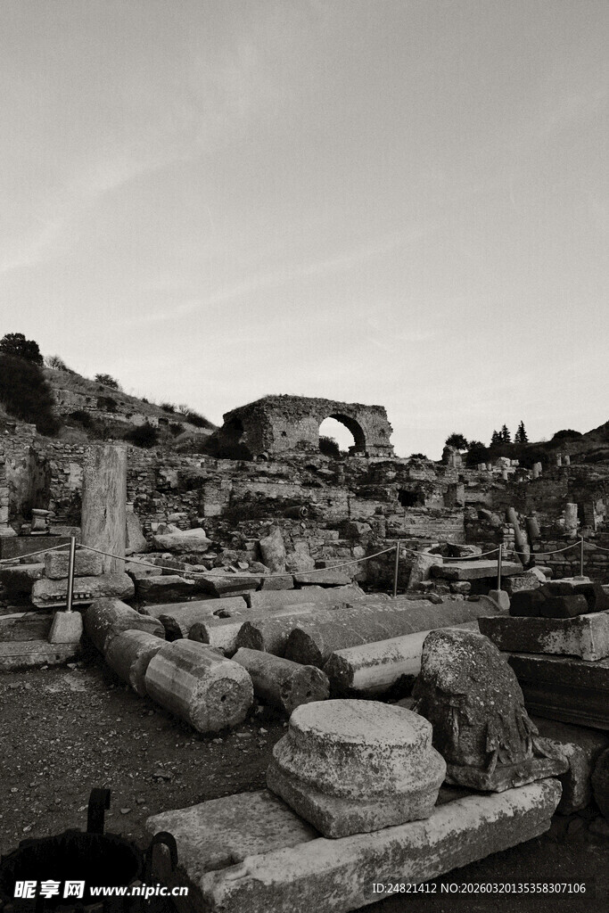 古老遗迹的沧桑景象