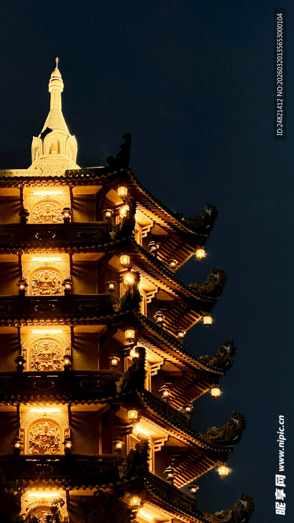 夜幕下的璀璨古塔