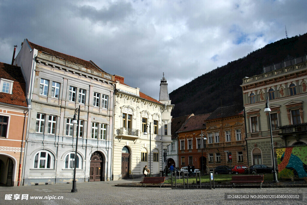 欧洲小镇多彩建筑广场景