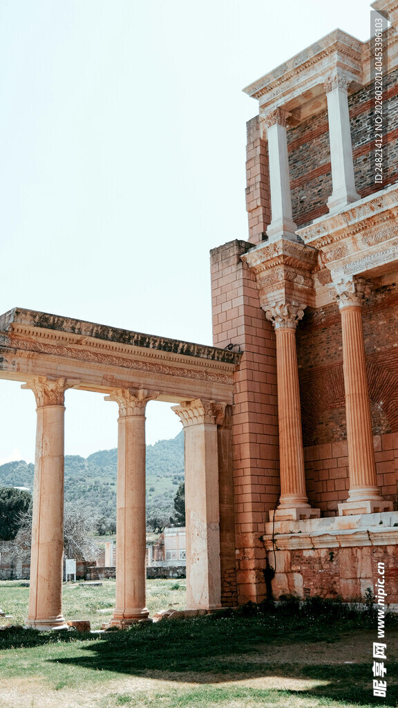 古老壮观的异国建筑遗迹