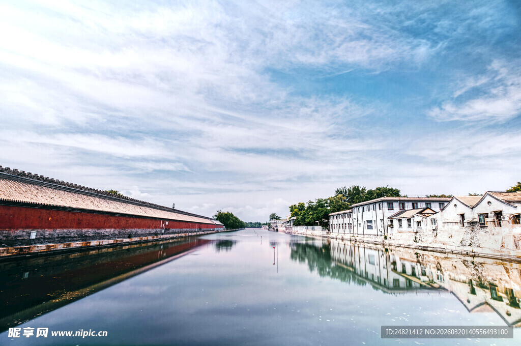 江南水乡河畔古建筑风景