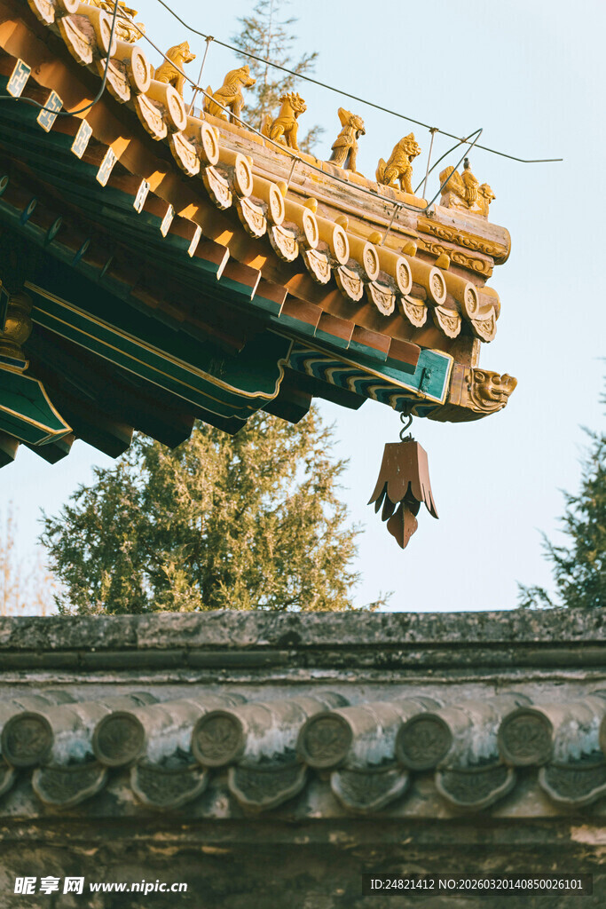 中式古建筑屋檐精美一角