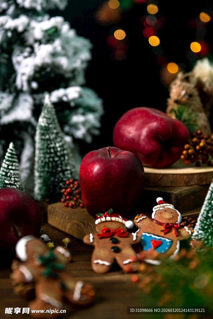 圣诞姜饼与节日装饰
