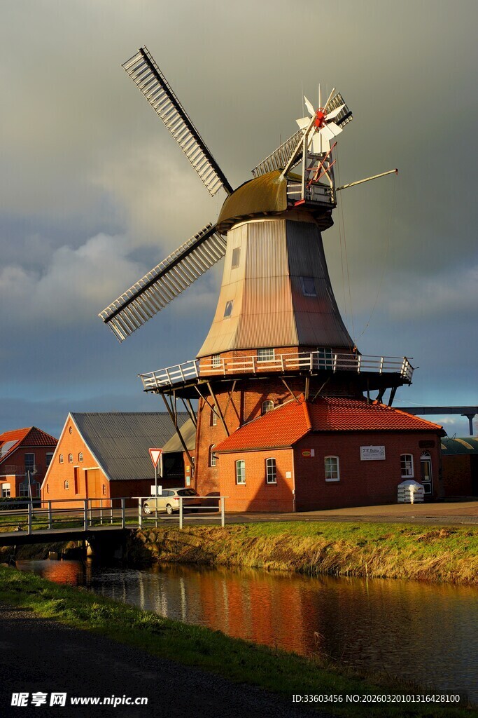 荷兰风车风景图