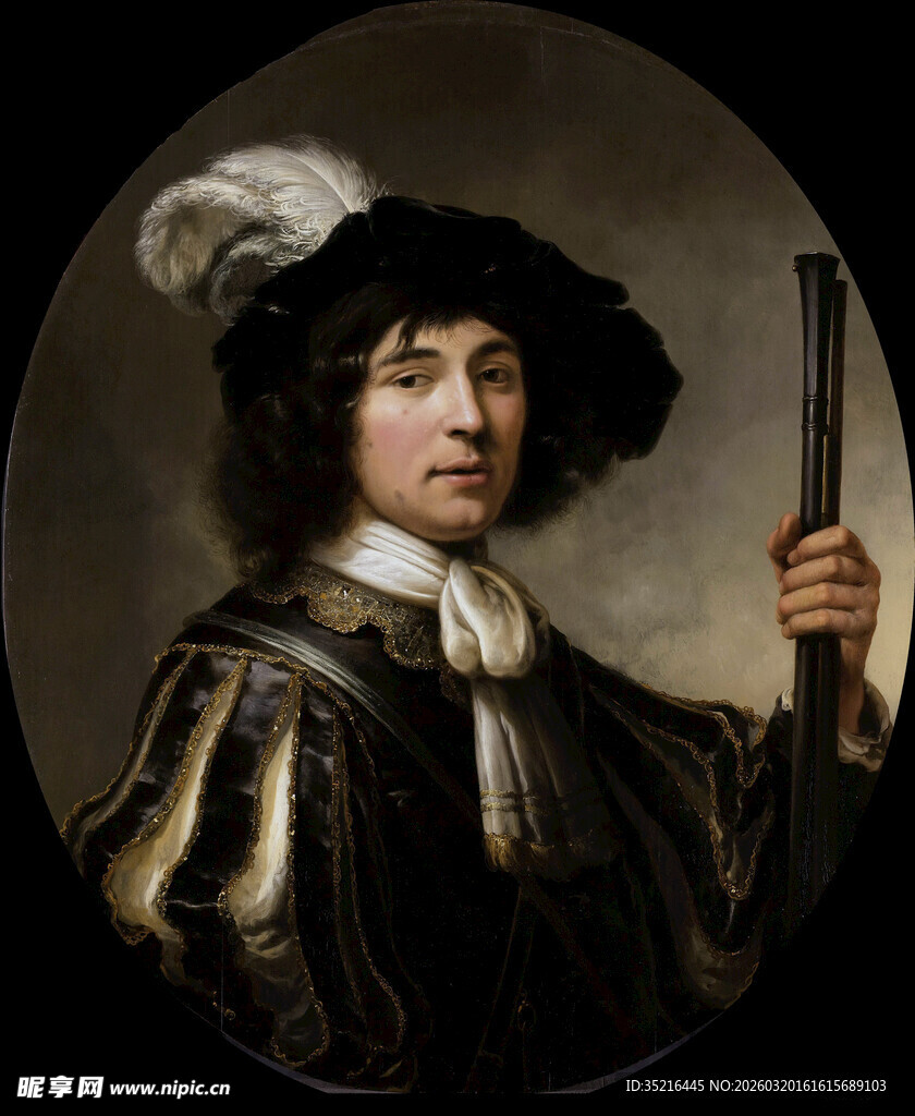 手持长棍的古典服饰男子