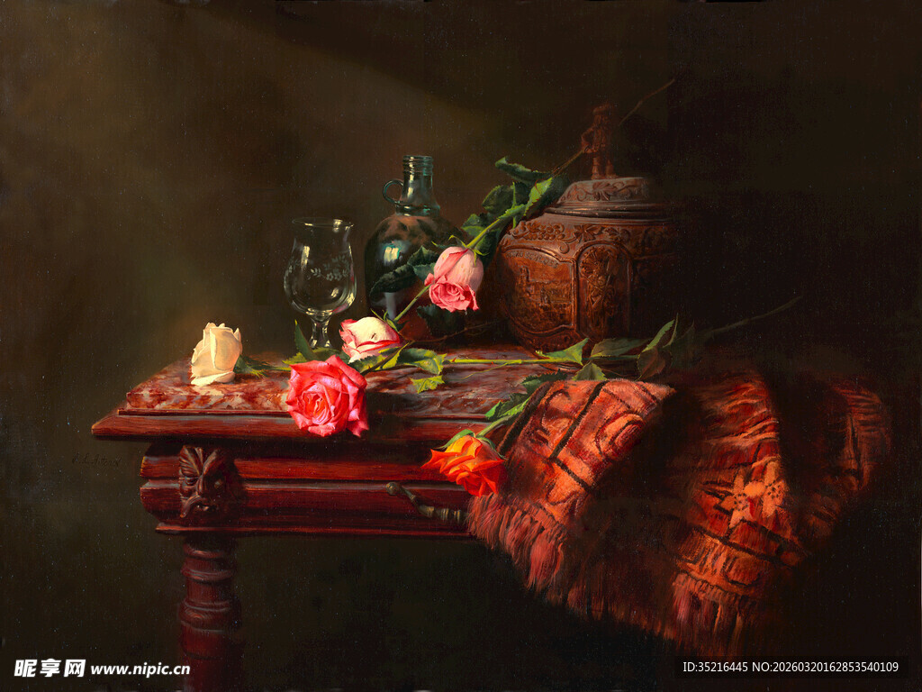 桌上的多彩物件