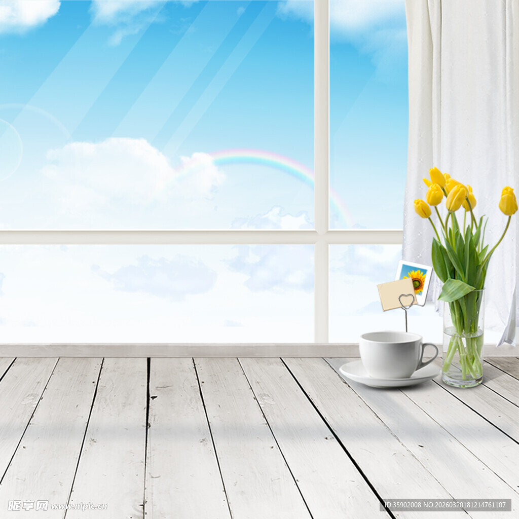 窗边木台的清新花卉景致